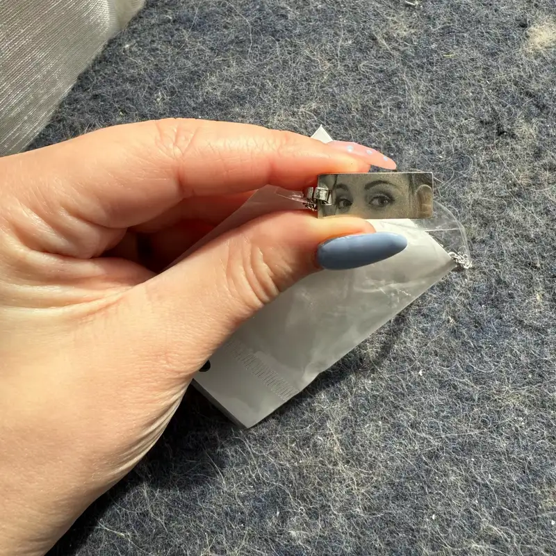 eyes photo necklace review