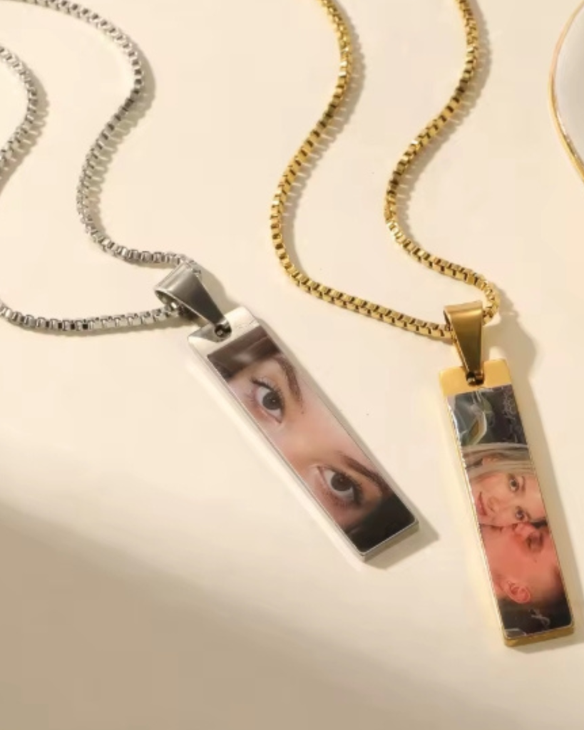 Color Eye Picture Necklace