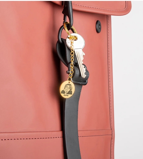 Personalized portrait keychain with detailed custom face engraving