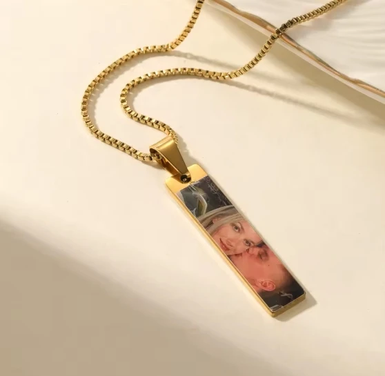 Color Eye Picture Necklace - Gold