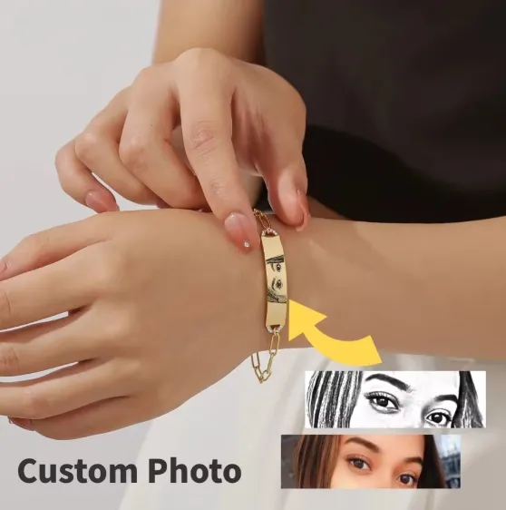 custom Custom Eye Photo Paperclip Bracelet in modal's hand