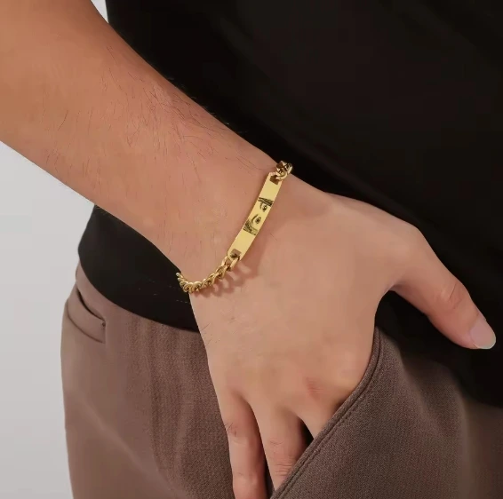 Personalized bracelet with detailed eye engraving and gift box